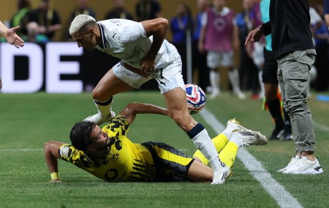 包含多特蒙德发布备战花絮，赛前遗憾出局，西甲任务艰巨，赛程密集仍需轮换的词条-爱游戏