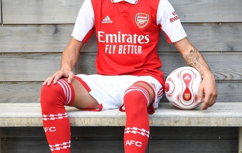 英超赛程吃紧，塞维利亚冲刺阶段复出首秀，质疑声仍在，团队化学反应显著的简单介绍-ayx